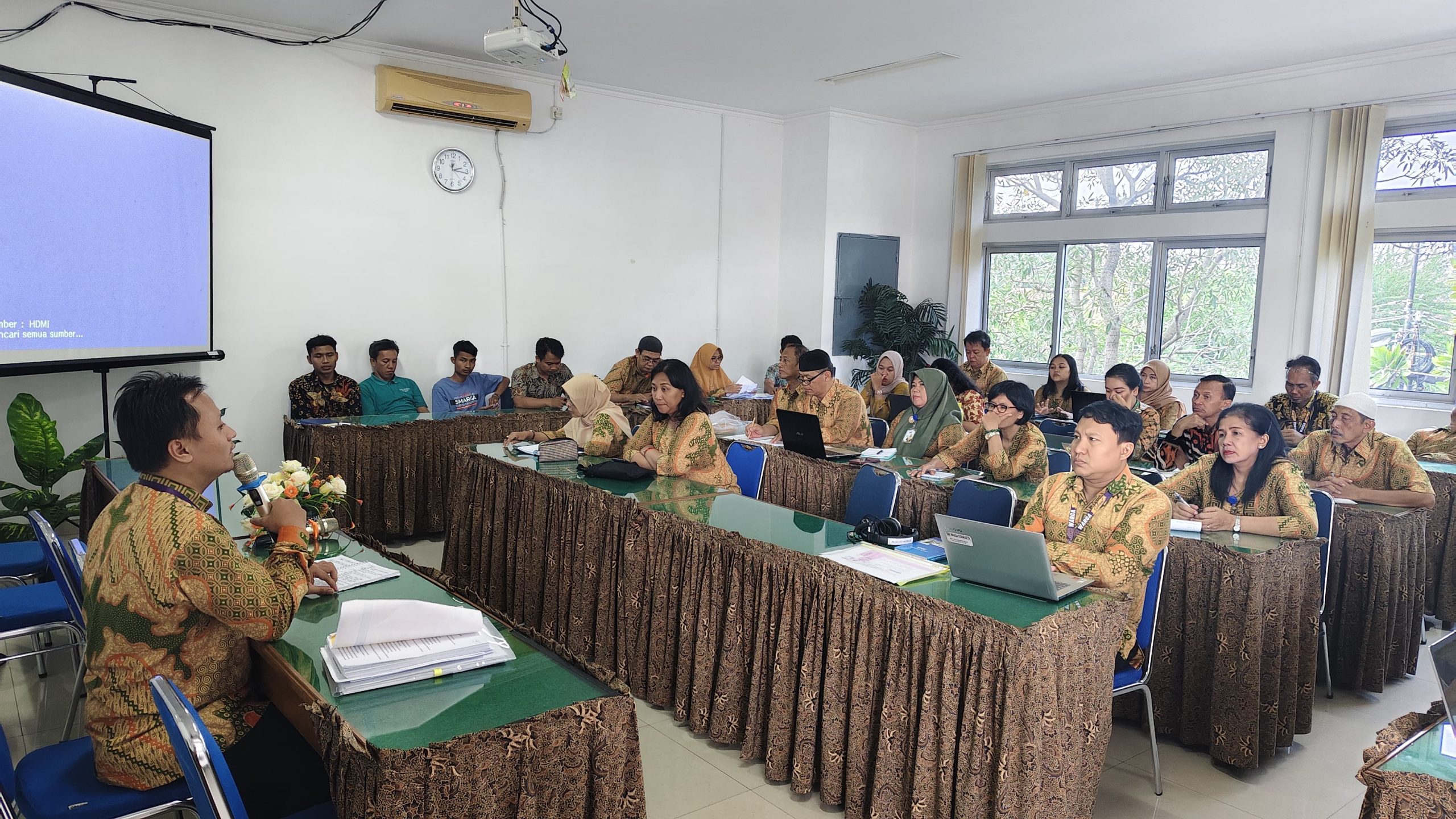 SMA Warga Gelar Rapat Koordinasi, Luncurkan Program Bahasa Inggris dan Budaya 7K