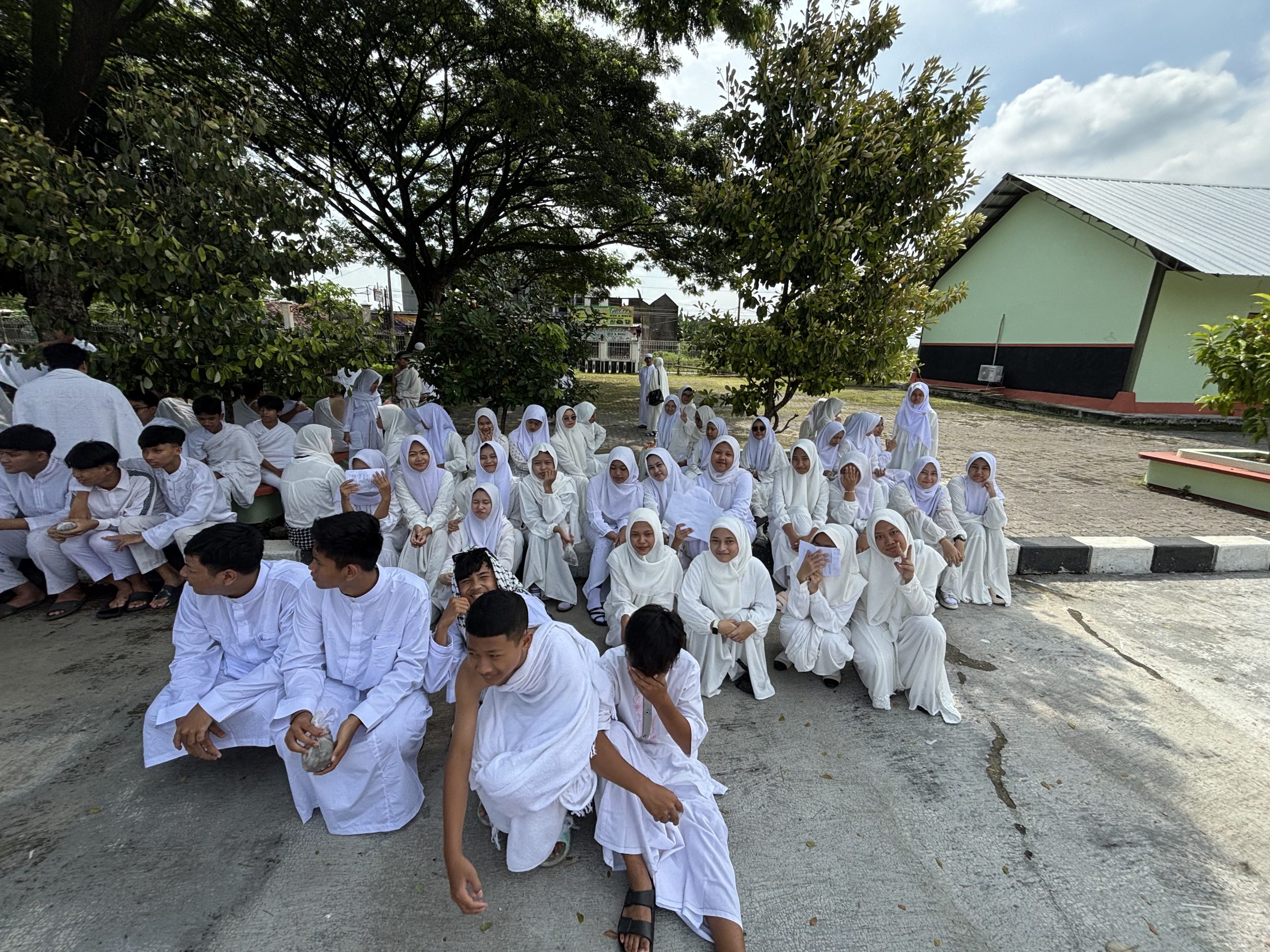 KEGIATAN KEROHANIAN SMA WARGA SURAKARTA
