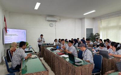 In-House Training SMA Warga: Menguatkan Pembelajaran Interaktif melalui Argumentasi Ilmiah dan Modeling